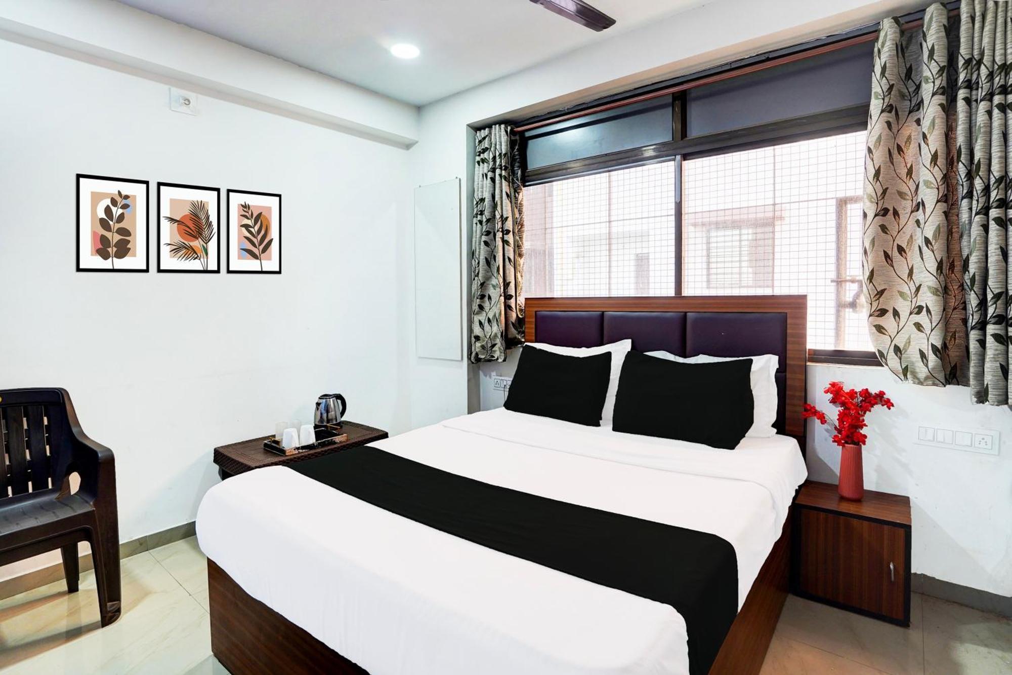 Super Hotel O Geeta Mandir Formerly Hotel Green Park Ahmedabad Luaran gambar