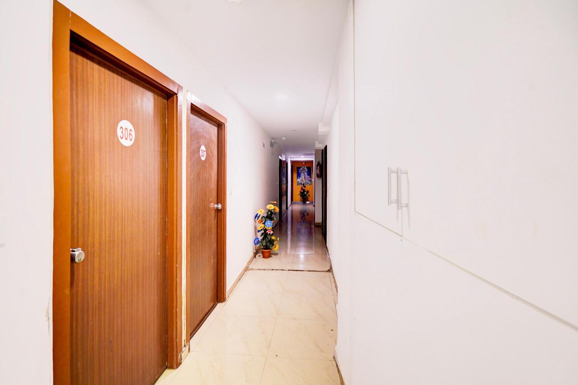 Super Hotel O Geeta Mandir Formerly Hotel Green Park Ahmedabad Luaran gambar