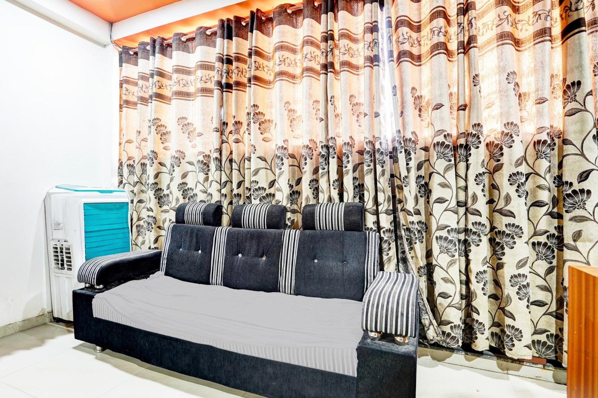 Super Hotel O Geeta Mandir Formerly Hotel Green Park Ahmedabad Luaran gambar