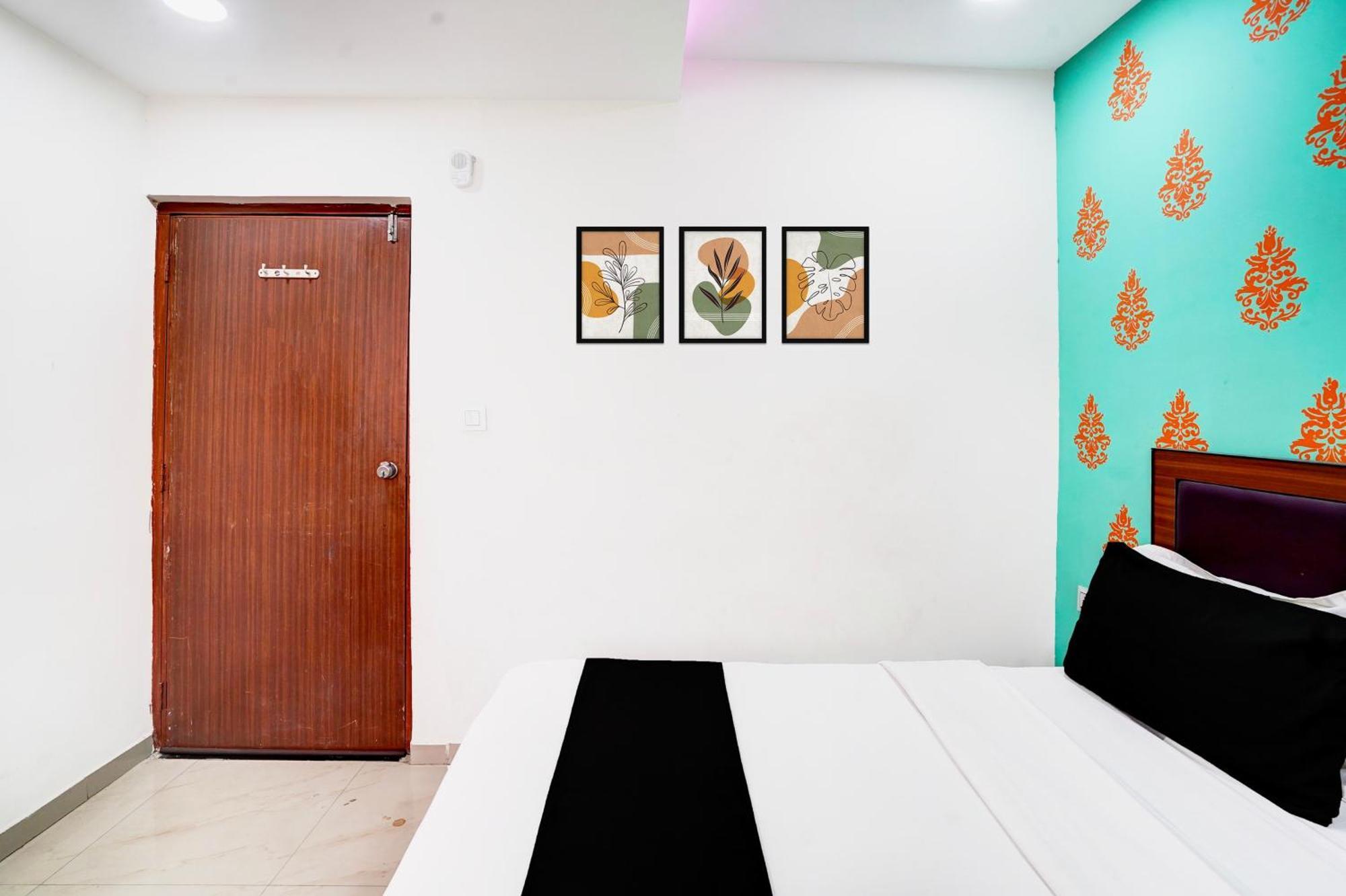 Super Hotel O Geeta Mandir Formerly Hotel Green Park Ahmedabad Luaran gambar