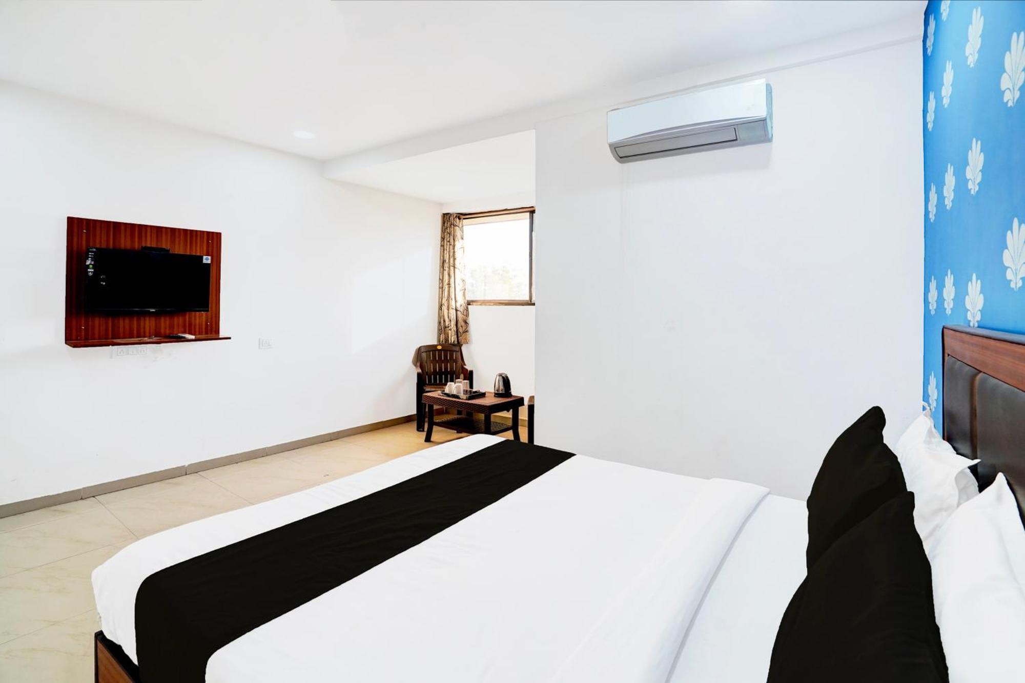 Super Hotel O Geeta Mandir Formerly Hotel Green Park Ahmedabad Luaran gambar