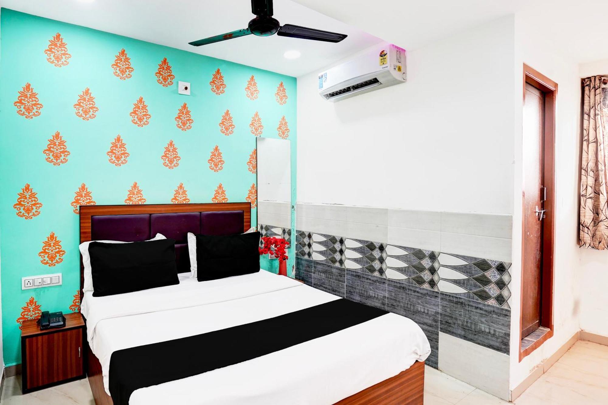 Super Hotel O Geeta Mandir Formerly Hotel Green Park Ahmedabad Luaran gambar