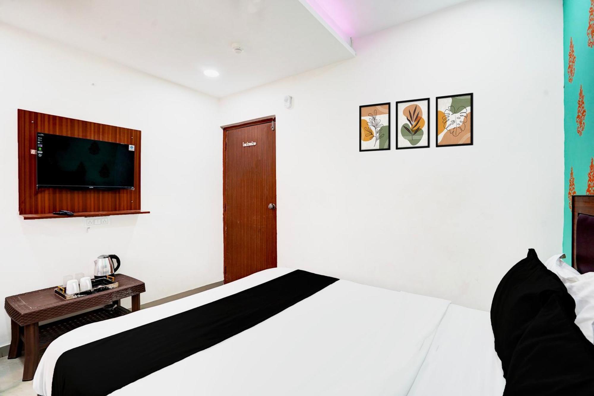 Super Hotel O Geeta Mandir Formerly Hotel Green Park Ahmedabad Luaran gambar
