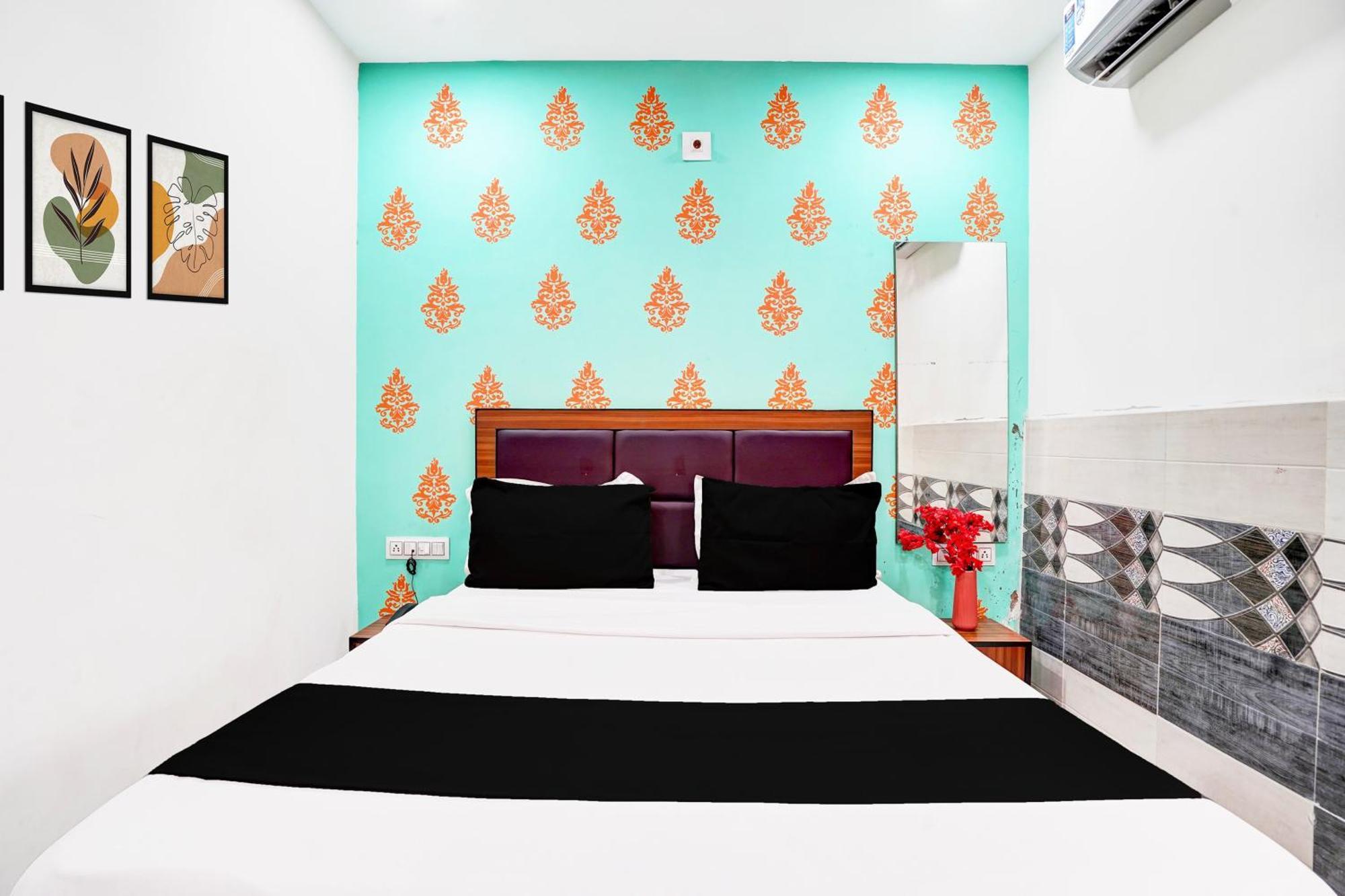 Super Hotel O Geeta Mandir Formerly Hotel Green Park Ahmedabad Luaran gambar